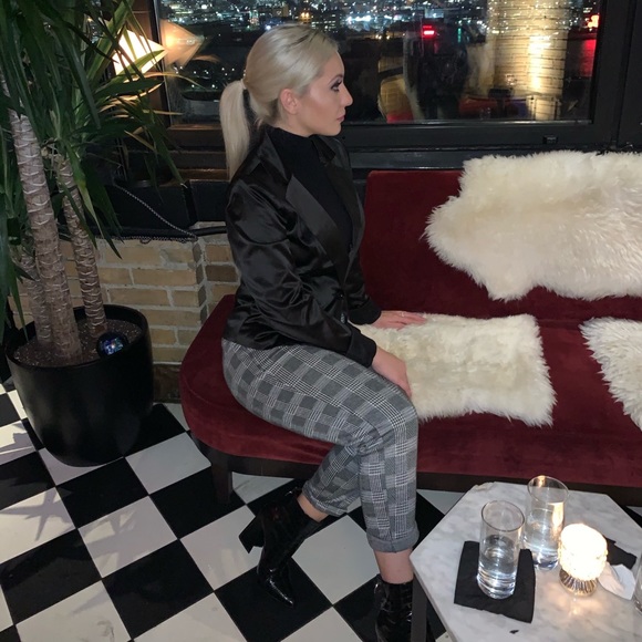 Meet Your Posher! - Picture 2 of 2